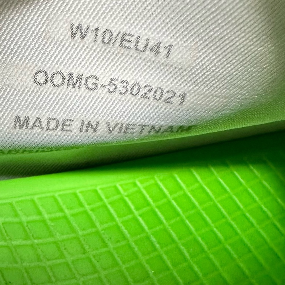 OOFOS Olive Green Slip-On Sneakers with White Sole - Picture 8 of 10